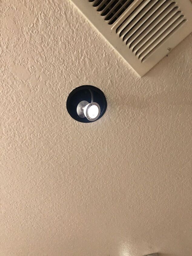 q how to fix one of the ceiling light