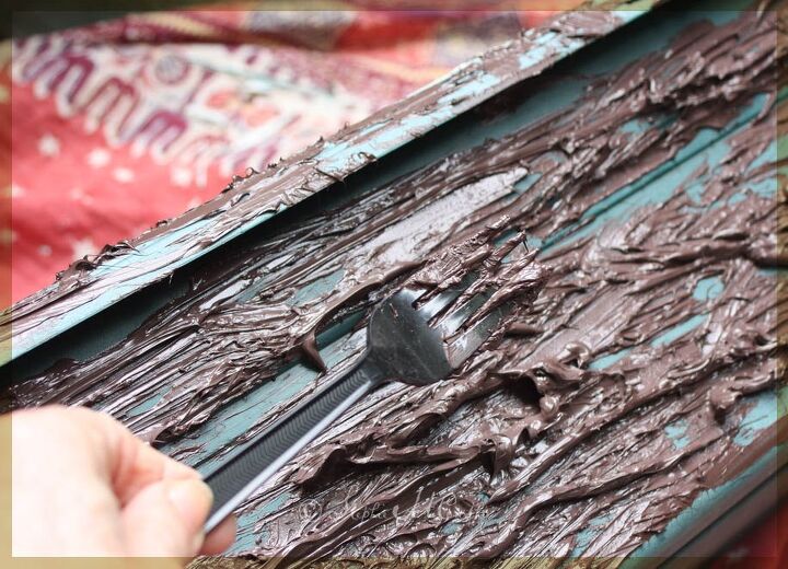 realistic bark texture with caulk and a fork easy flower box makeover