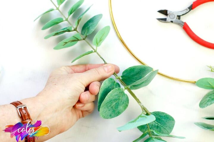 how to make a floral hoop wreath