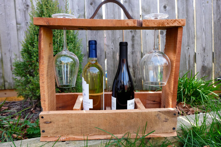 14 proyectos con palets que mejorarn seriamente tu verano este ao, Cesta de madera para el vino DIY