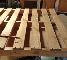 This mom makes the best backyard gift using a single pallet