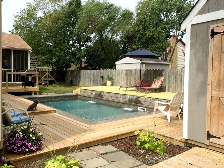10 impresionantes ideas para mejorar la piscina en verano, Cambio de imagen del patio trasero un a o despu s