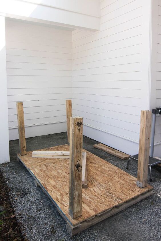 how to make an outdoor playhouse from pallet