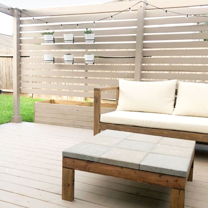 outdoor table using pavers