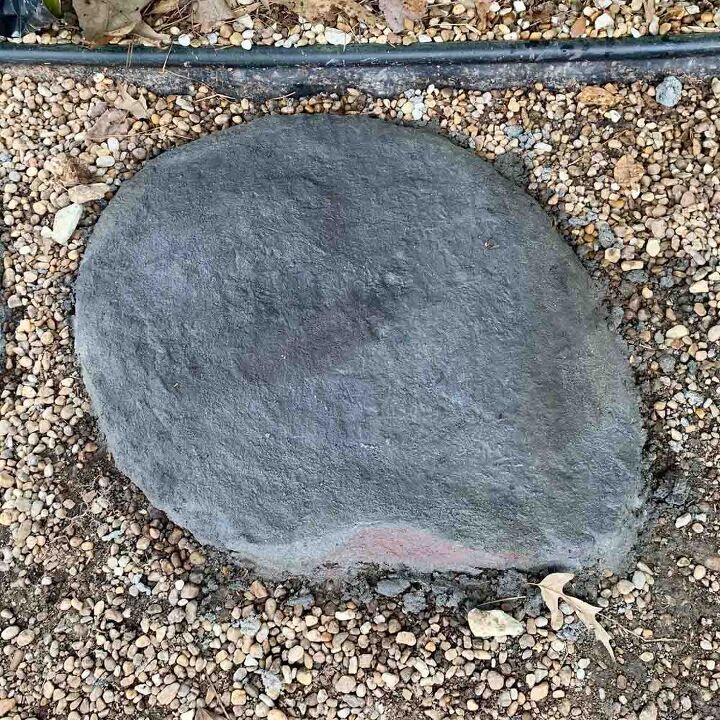 diy large concrete stepping stones shaped like natural stone