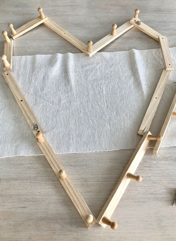 heart shaped scrunchie storage, Making a heart shape