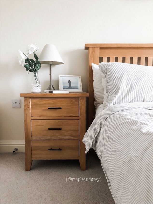 20 affordable ways to turn your bedroom into a space you can relax in, Update your old hardware