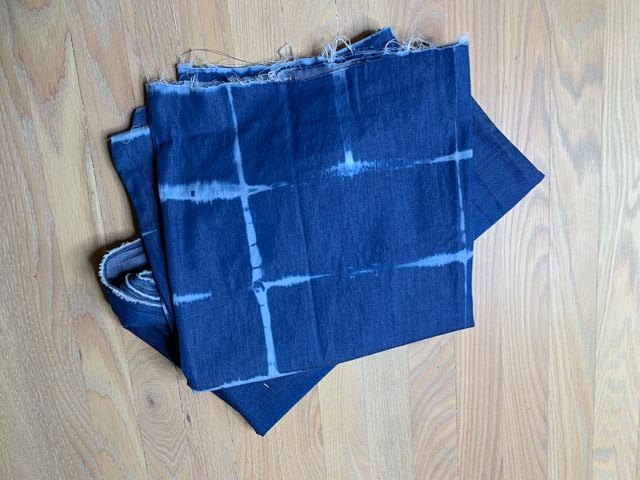 uma reviravolta no shibori branqueamento de jeans