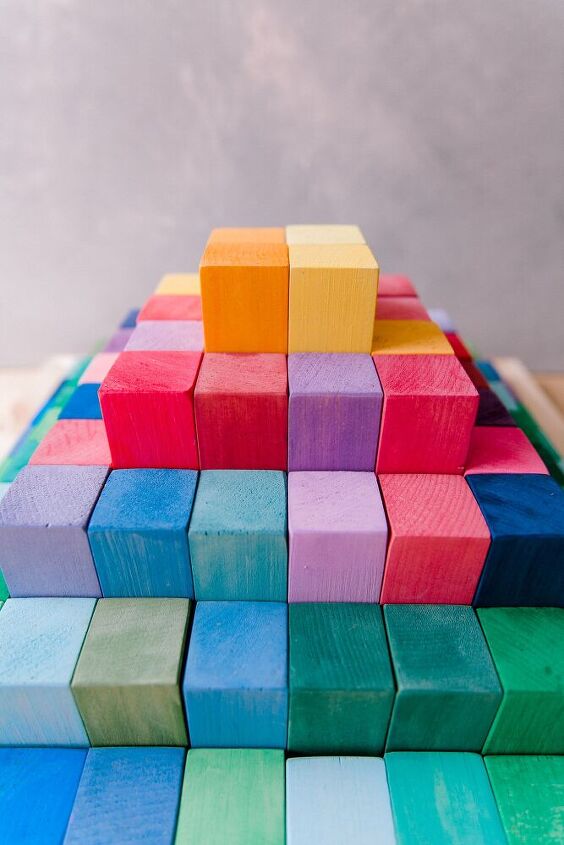 diy pirmide grande de bloques de construccin inspirada en grimm s toys