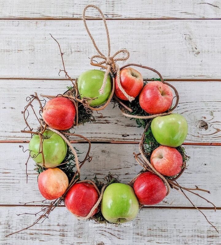 12 preciosas ideas de coronas de otoo para la puerta de entrada, Guirnalda de manzanas del bosque