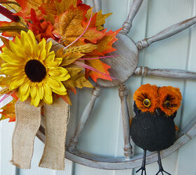 12 lindas idias de guirlanda de porta de outono, Coroa de flores de uma velha roda de madeira