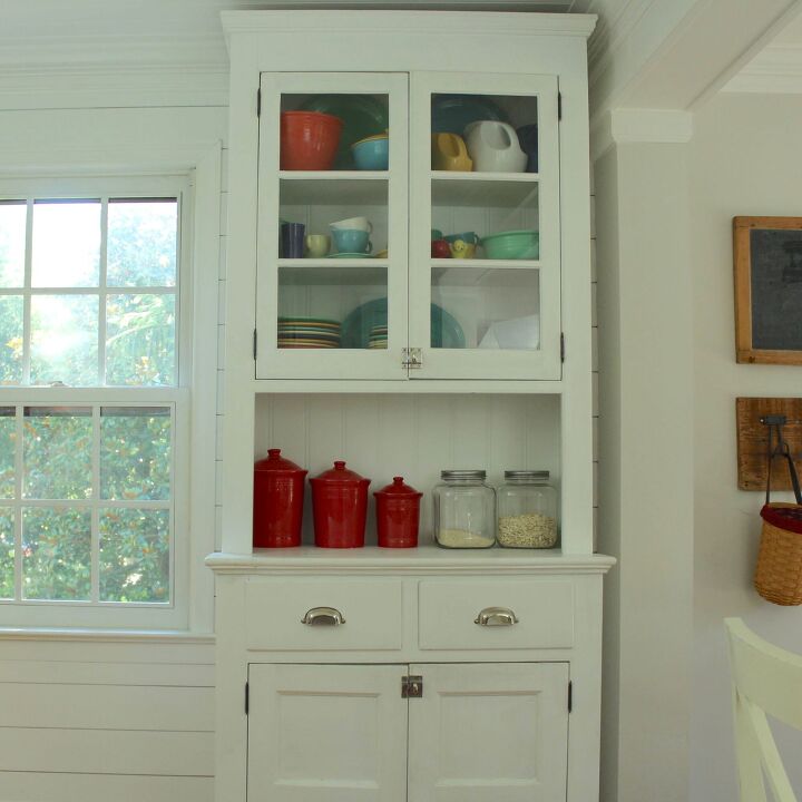 como pintar um armrio de cozinha em uma casa de campo