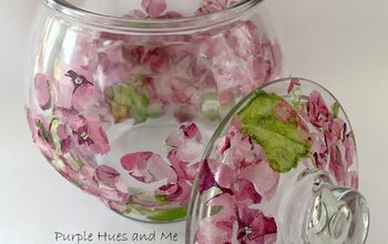 Decoupage de flores de servilleta en un recipiente de vidrio