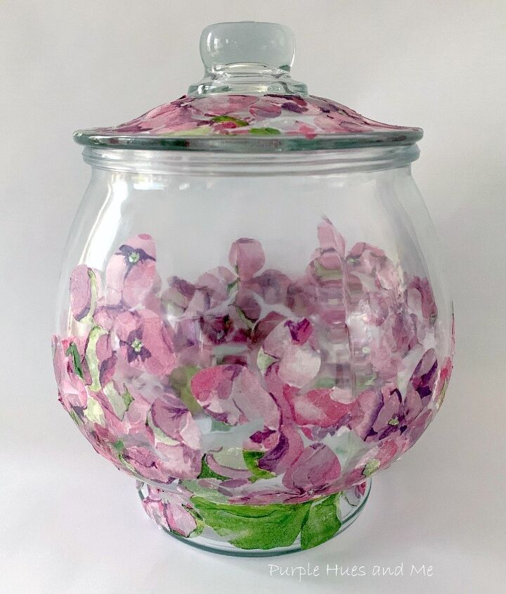 decoupage de flores de servilleta en un recipiente de vidrio