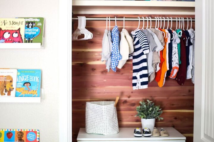 16 cambios de armario que harn que quieras vaciar tus armarios, Armario forrado de cedro DIY