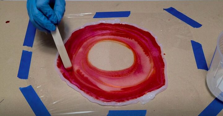 learn how to create a bowl made entirely of resin, Swirl