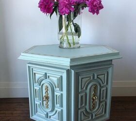 gaudy to green and gold vintage end table