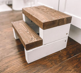 10 beautiful things you can make using scrap pieces of wood, A Step Stool