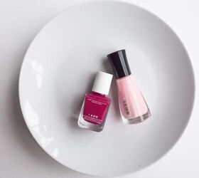 Give your boring white plates a little bit more class with this cool nail polish hack