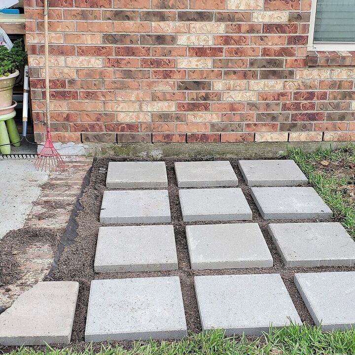 how to make a grill landing pad - lay out the pavers