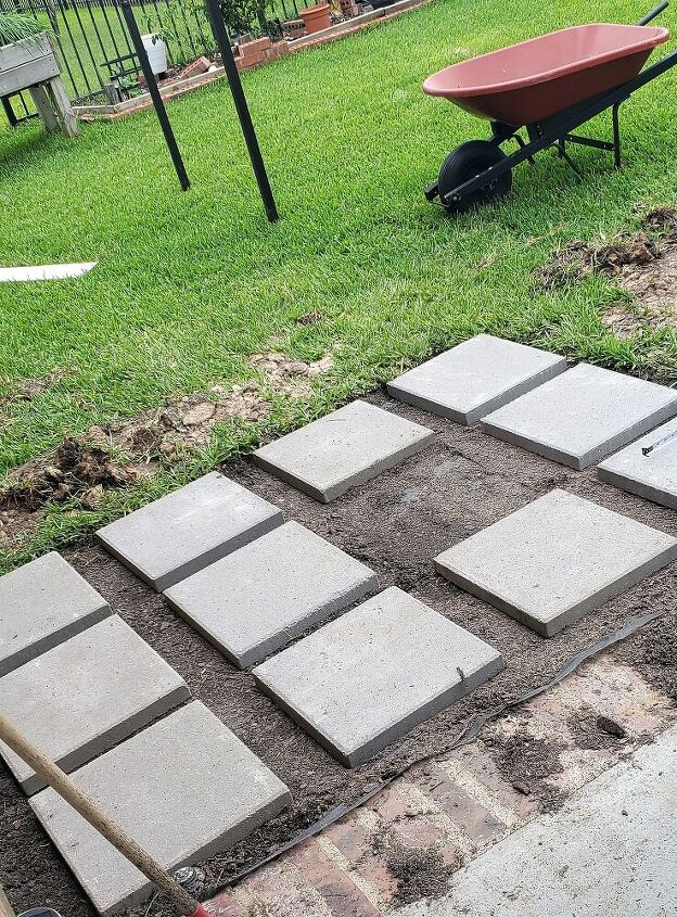 how to make a grill landing pad - lay out the pavers