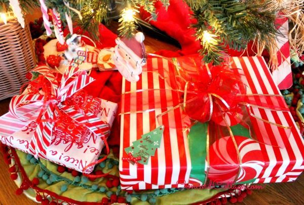 s 16 awesome christmas gift wrapping ideas, Christmas Gift Wrap Ideas
