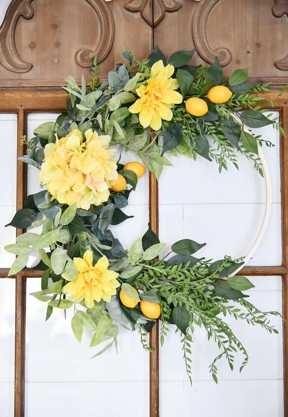 13 hermosas cosas que puedes hacer usando artculos de una tienda de dlares, Corona de flores bordadas DIY
