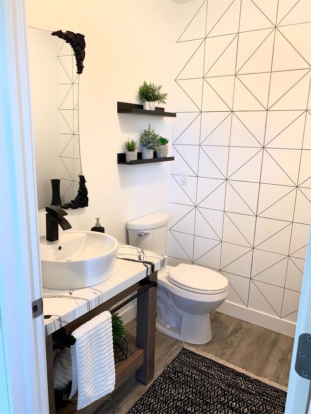 14 ways to get a gorgeous bathroom in only three hours, Create a stunning statement wall with a Sharpie