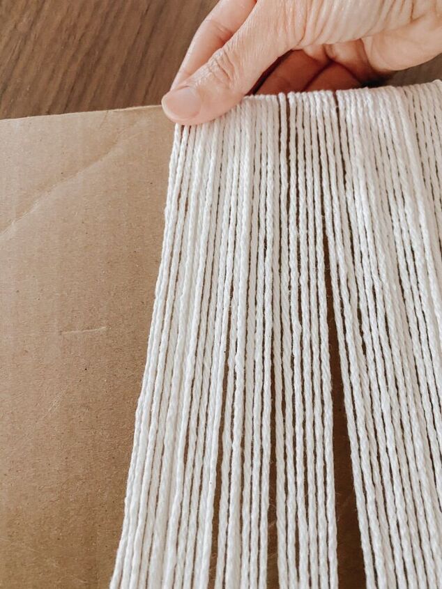 diy boho art, Pushing yarn together at the top