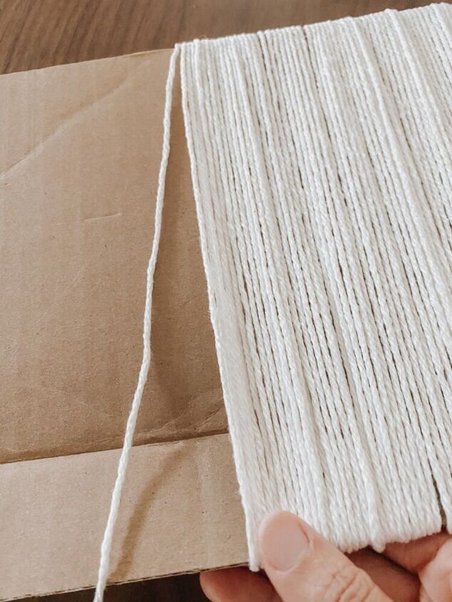 diy boho art, Pushing yarn at bottom to close the gaps