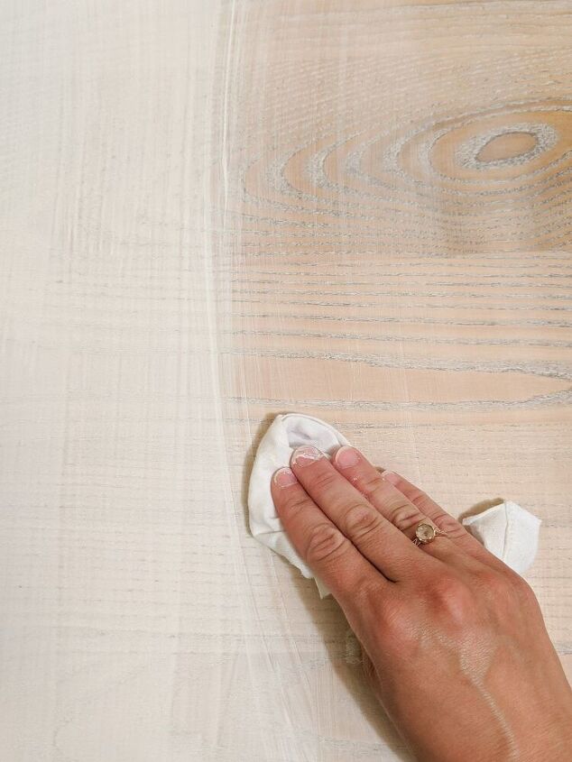 how to whitewash old furniture to upcycle it