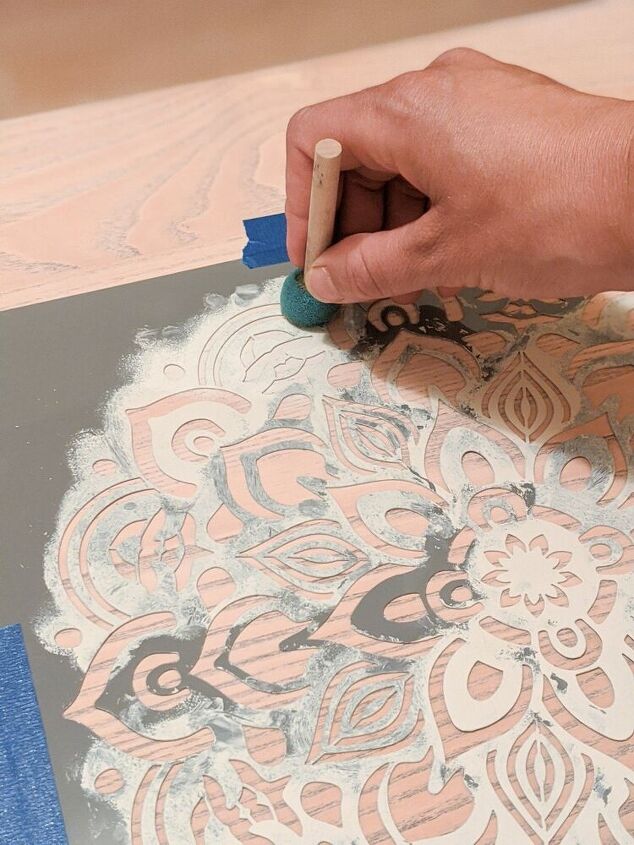 how to whitewash old furniture to upcycle it