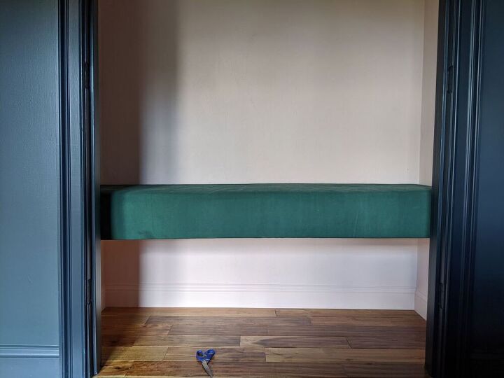 how to build an upholstered floating bench