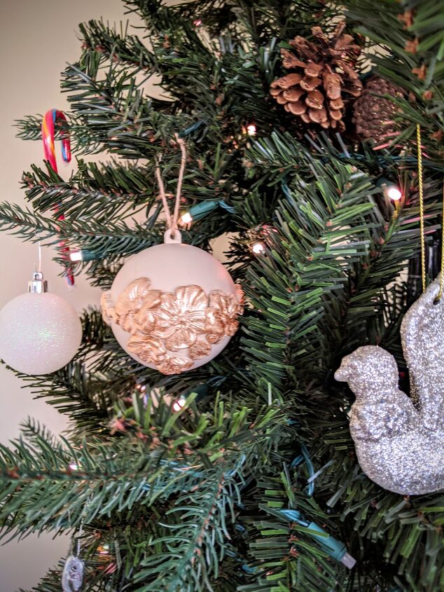 12 adornos navideos creativos que puedes hacer con poco presupuesto, Adornos navide os nicos y elegantes usando moldes de arcilla de papel y silicona