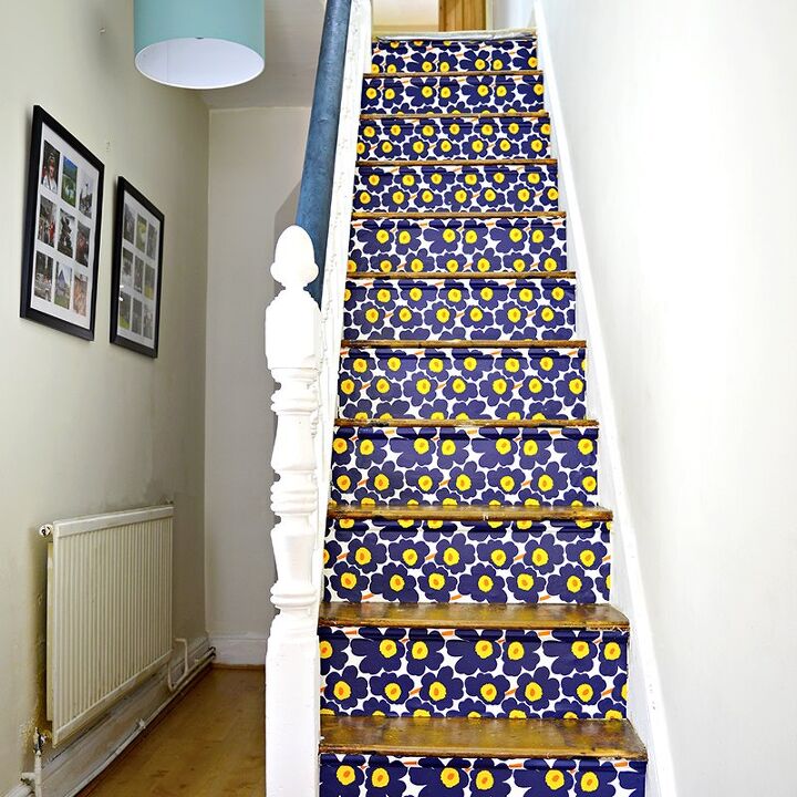 17 maneras de hacer que su casa sea ms bonita con papel pintado, Transformaci n de la escalera Marimekko