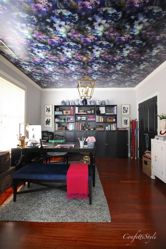 17 maneras de hacer que su casa sea ms bonita con papel pintado, C mo colgar papel pintado en el techo