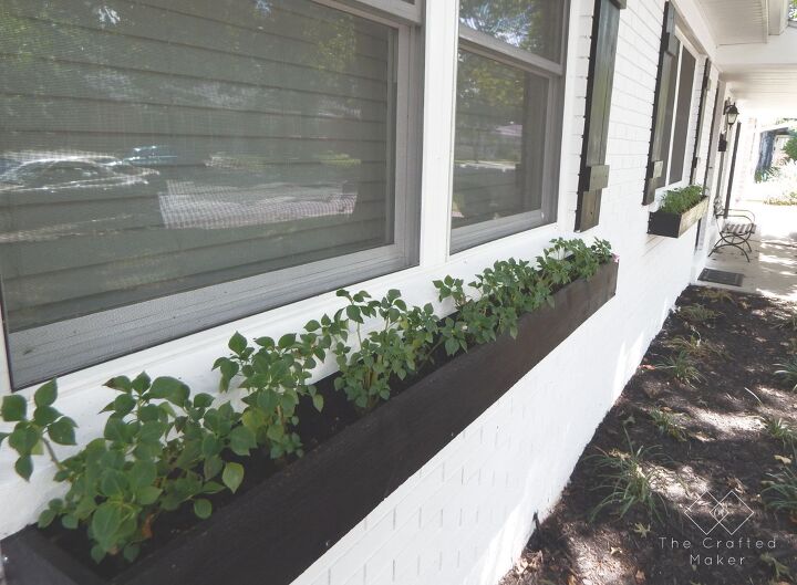 13 mejoras en las ventanas que aumentarn su atractivo en la acera, Jardinera de cinco d lares