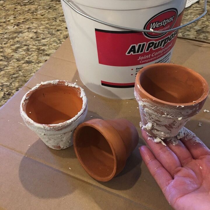 joint compound flower pot makeover, Applying the joint compound