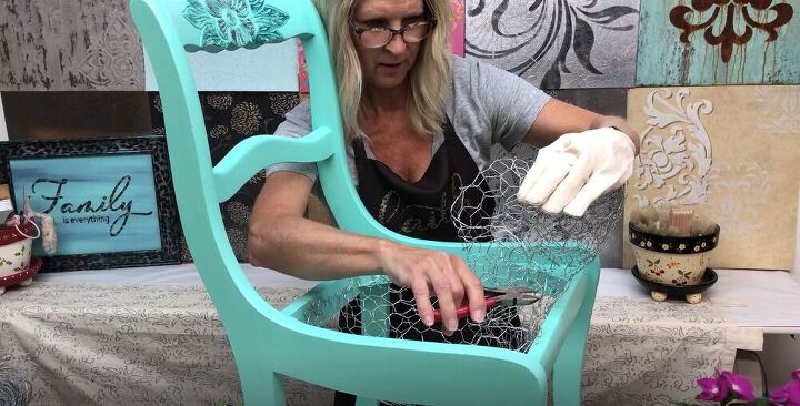 convierte una vieja silla en una nueva y brillante jardinera, Cortar