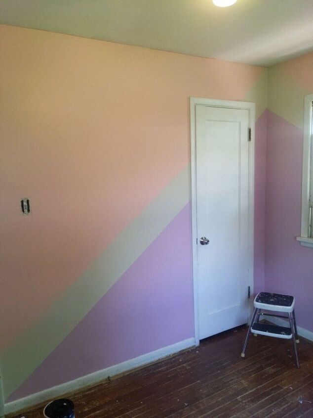 habitacin pintada en tonos pastel, Retoques de pintura