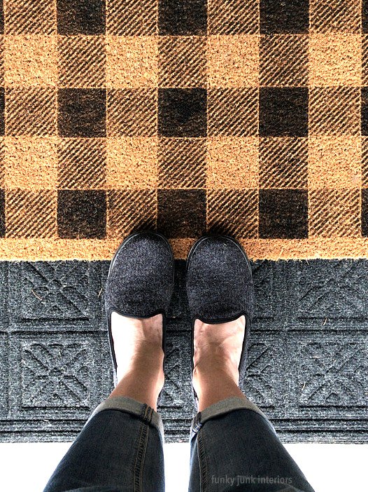 s 25 awesome things you can diy in 1 hour or less, How to Whip up a Charming Buffalo Checked Doormat