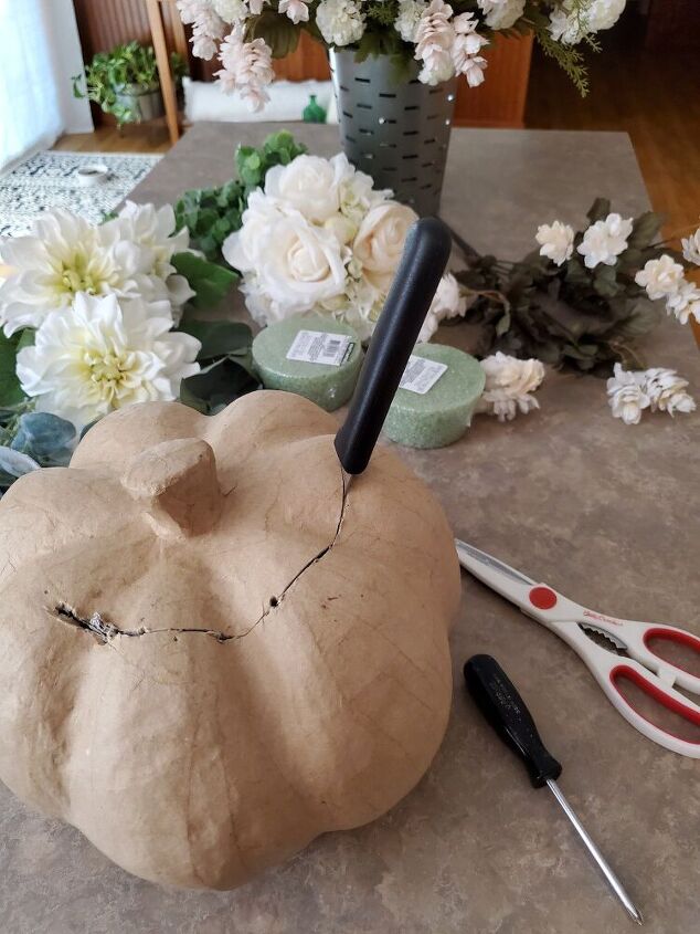 fall pumpkin centerpiece