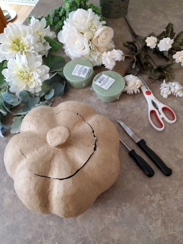 fall pumpkin centerpiece