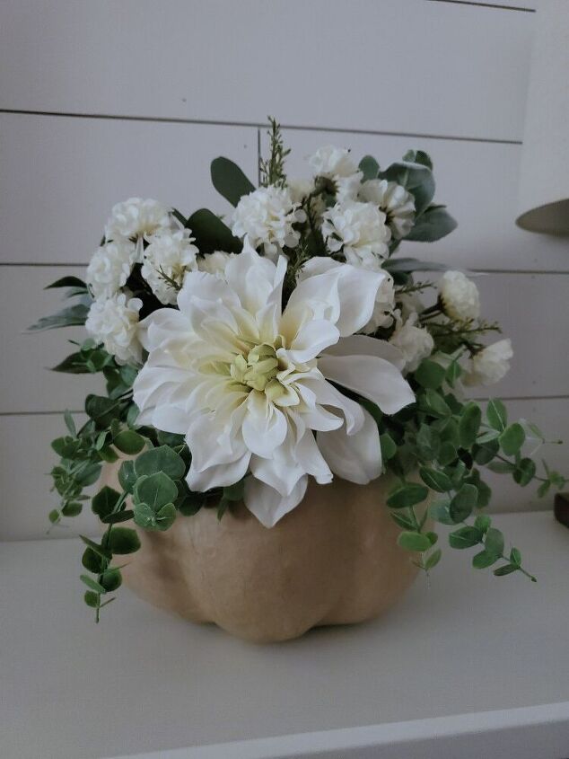 fall pumpkin centerpiece