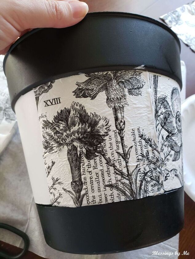 repurposed flower pot using napkins