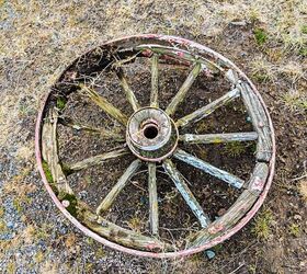 25 ordinary items that transformed into incredible decor, A salvaged wagon wheel