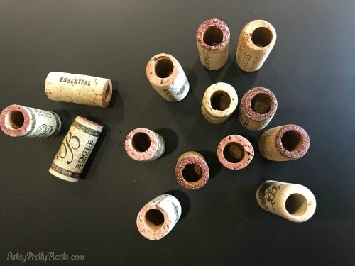 25 ordinary items that transformed into incredible decor, Wine corks