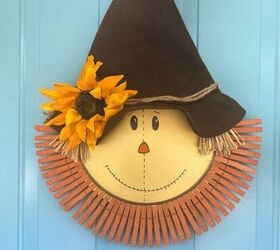 s 9 fall wreath ideas you won t see on anyone else s front door, Pizza Pan Scarecrow