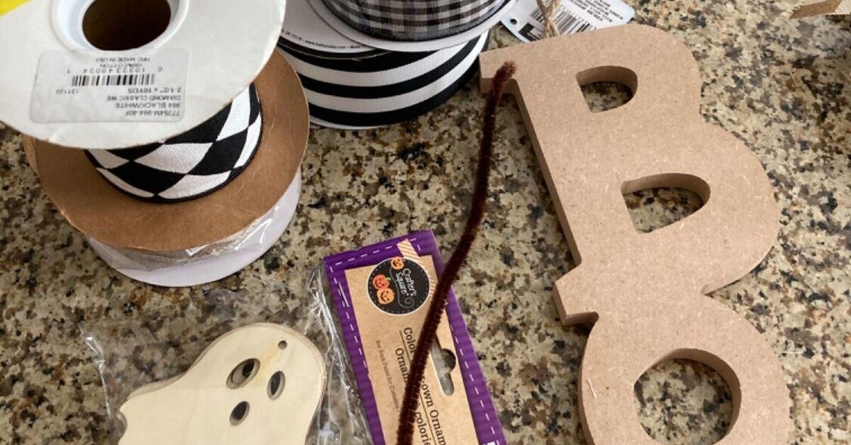 Boo Sign Craft How to Craft a Delightful Halloween Boo Sign | Hometalk