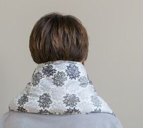 microwaveable neck wrap with buckwheat hulls and lavender